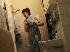 Czech mature milf Jindriska fully nude in bathroom
