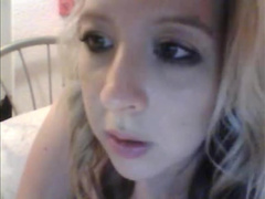 Lozzy (Lauren) UK Teen plays on webcam
