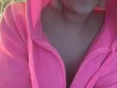 Girl unzips her pink shirt and flashes tits on Periscop