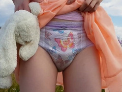 Lumi Overflows her Pull-Up Diaper on Roadside