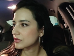 Vanesa_sexxy  masturbating inside a car