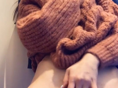 Ellieleen1 (aka ellieleen11, ellieleen, elliemayli) bad naughty girl and teasing you with the booty OnlyFans private video