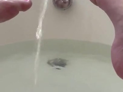TiffanyWatson-short-pee-in-bath