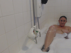 Miss_Trina_UK in the bath