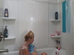 HOLLYHOTWIFE - My morning bath routine