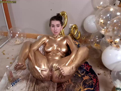 Daydreamur_gurl body in gold show