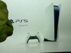 Yoda Reacts to the PS5 System Reveal!