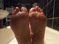Shower Show and Fetish Feetjob, Armpits and Shaved