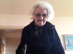 Old woman raps in danish
