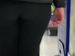 Candid bubble booty blonde pawg pt2
