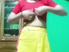 Beautiful Sharee girl Show her pussy
