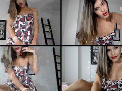 Amelie_poe rocking her toy in webcam show 2017-05-12_213944