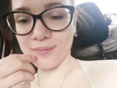 angelawhity plays with pussy in the back seat of a car