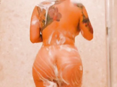 Kaylani Lei Shower