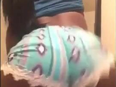 Ebony twerking that ass