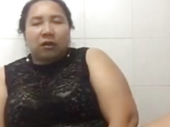 Horny Thai Amateur Slut with huge Dildo