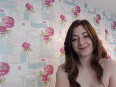 Pure3v3 shows some skin in freechat to her fans