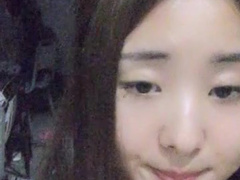 Cute Chinese girl Mango slip her tits