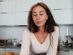 asyalus_ sexy milf in kitchen