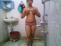 Aunty bath seen captured by cam