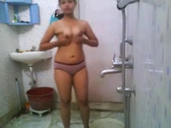 Aunty bath seen captured by cam
