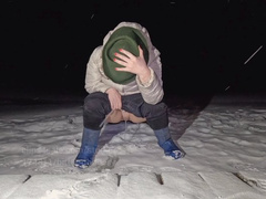 Snow and soft dick piss