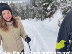 Ava Moore - Teaser - Une randonnée en raquette se transforme en baise exhib à la neige [Flokossama]