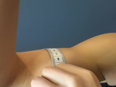 Miss Julia - 2cm of Biceps Growth with 100 reps (Full clip on DreamscUmtrue C4S, MV, IWC)