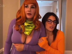 Chelsea & Alexa as Daphne & Velma