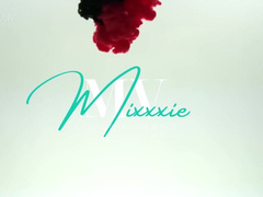 Mixxxie - Sexting your frien