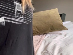 Loganbaaby todays post me having an orgasm and squirting on my bed enjoy i took this video with xxx onlyfans porn videos