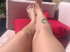 Moniquestranger omg sun out time tans legs feet xxx onlyfans porn videos
