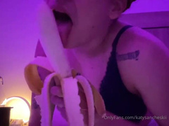 Katysancheskii quieres ver qué hago con el plátano do you want to see what i do with the banana xxx onlyfans porn videos