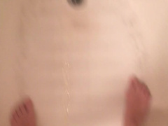 Katie from Streamate does standing pee in the bathtub