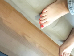 cute yng Gf's sexy feets long red toes for suck