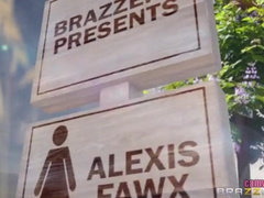 Alexis Fawx, Romi Rain - Pervert In The Park