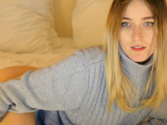 hottest camgirl beautiful eyes sweater