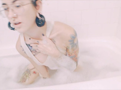 Skulliee Bath Cam in private premium video