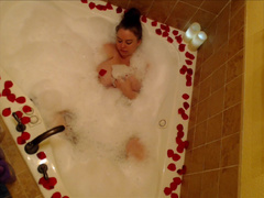 Samanthasays Valentines Day Bath Cum in private premium video