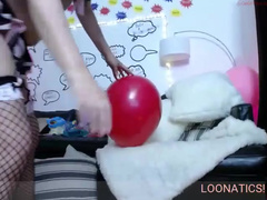 Deszeppelin balloon bounce