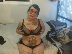 Curvy Goth Amateur Fucks Herself While Instructing you to Jerk Off