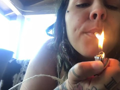 Chubby Tattooed Babe Masturbates In Public On Porch While Neighbors Move