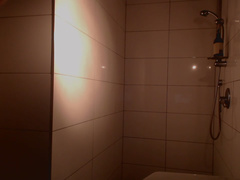 MissAlice_94 Bathroom Routine - PirateCams.com