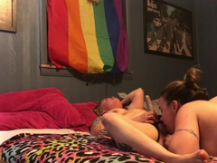 AMETEUR-THICK TATTOOED LESBIAN LOVERS EAT FINGER PUSSY AND RIDE STRAP ON!!!
